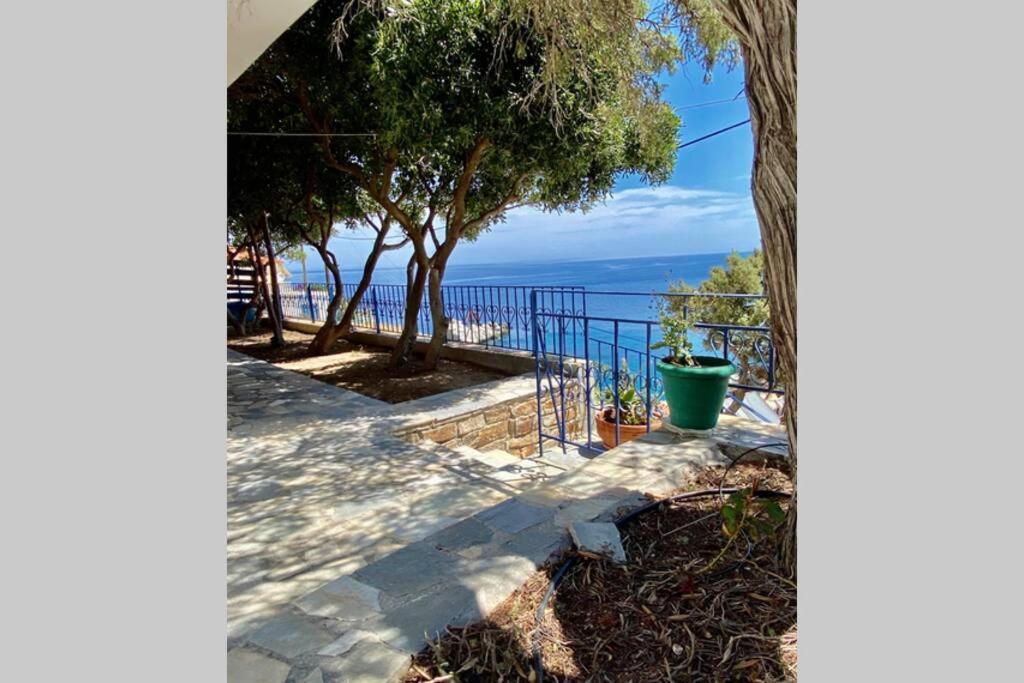 Πέτρινη Αυλή, Αρμενιστης Ικαρια Vila Armenistis  Exterior foto